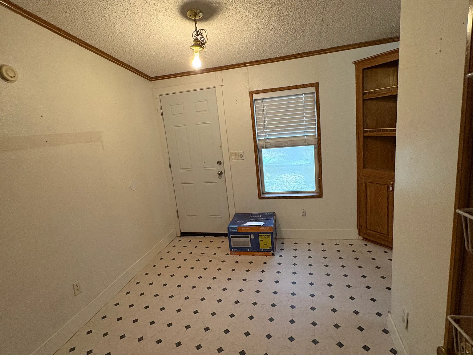 3 bed, 1400 sqft, $1,500 — Photo 4