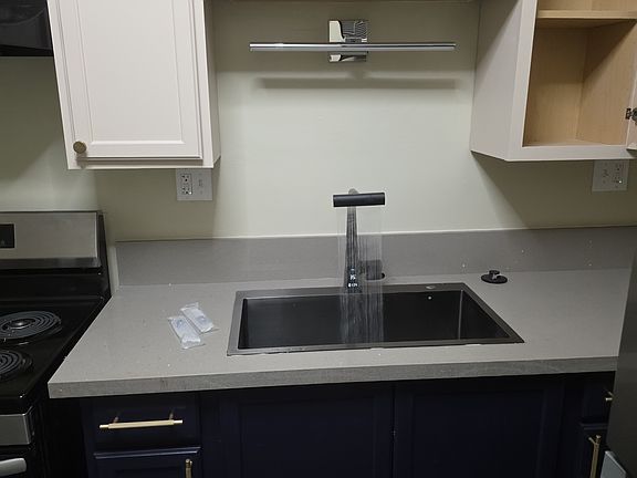 3rd image of 2124-2150 Kindel Ave #2128
