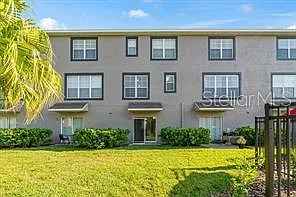 3 bed, 3.5 bath, 1917 sqft, $2,280 — Photo 2