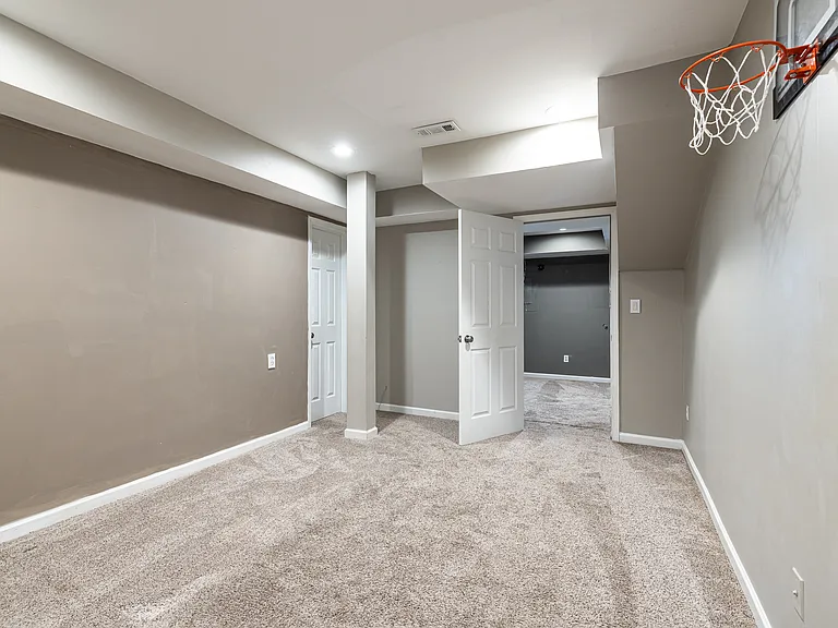 2124 Rockland Ct — Photo 43