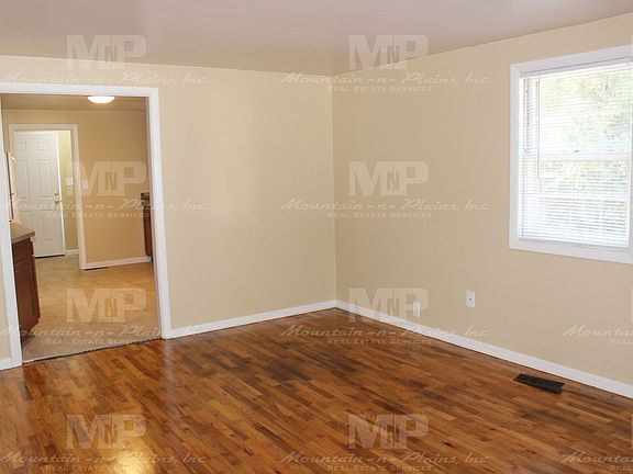 2nd image of 216 Clover Ln