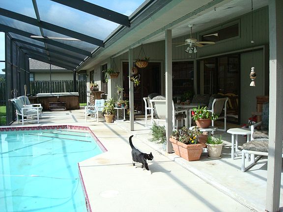 Large pool and lanai