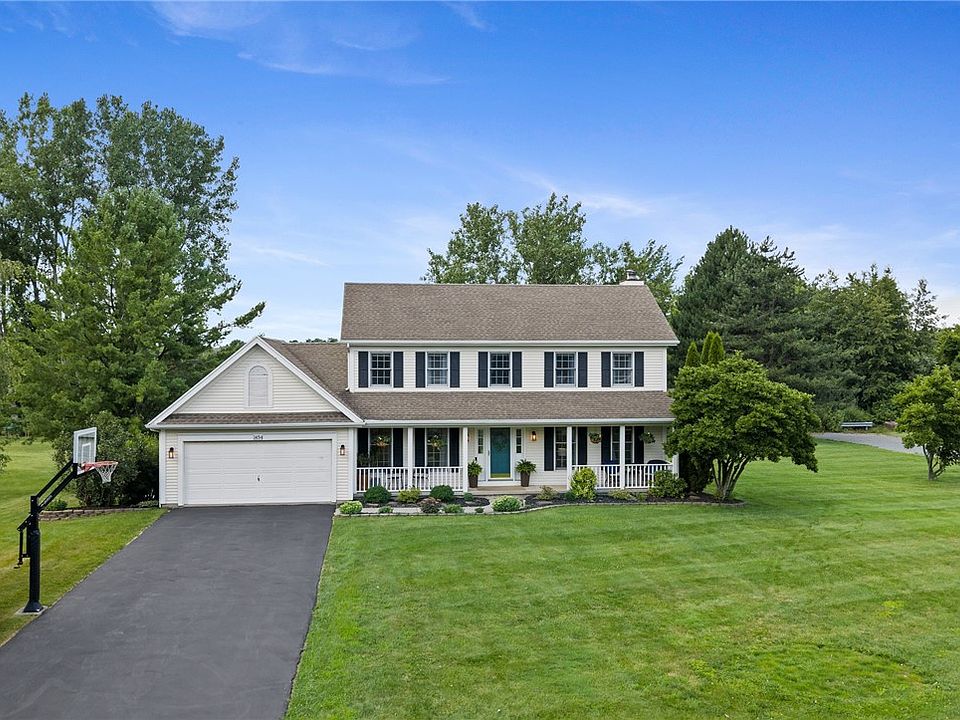 1st image of 1454 Chigwell Ln N