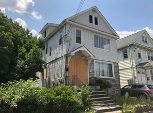 212 E 9th Ave, Roselle, NJ 07203