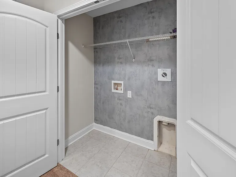 147 Ainsdale Dr — Photo 26