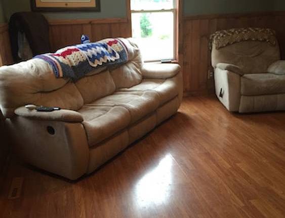 Living room with tongue and groove