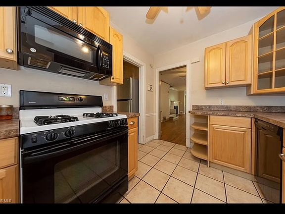 3rd image of 1319 West Blvd #1319