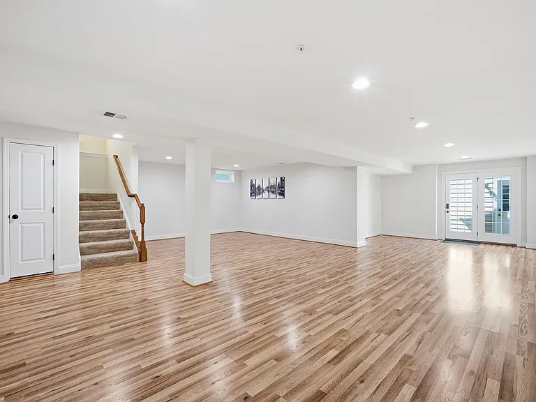 Basement with Walkout