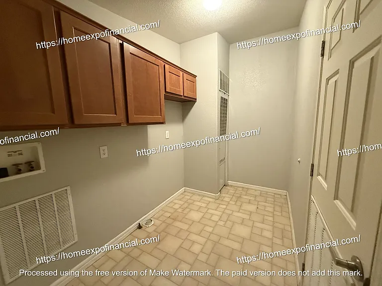 26590 Franklin Ave — Photo 25