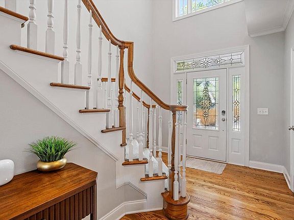 5th image of 809 Gannett St