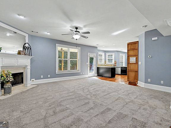 5th image of 1533 Rolling Meadows Dr