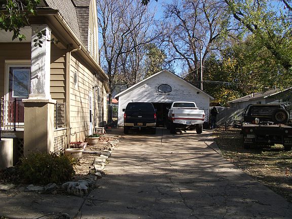 3rd image of 106 N Massachusetts St