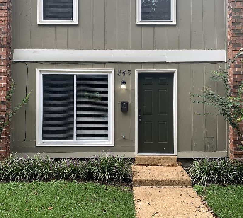 1st image of 643 Spottswood Manor Dr