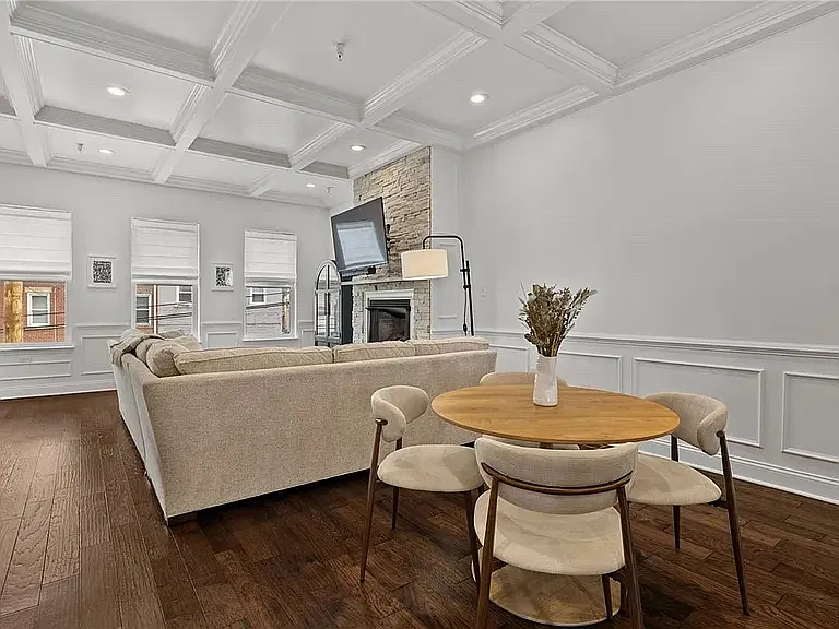 4 bed, $4,900 — Photo 2