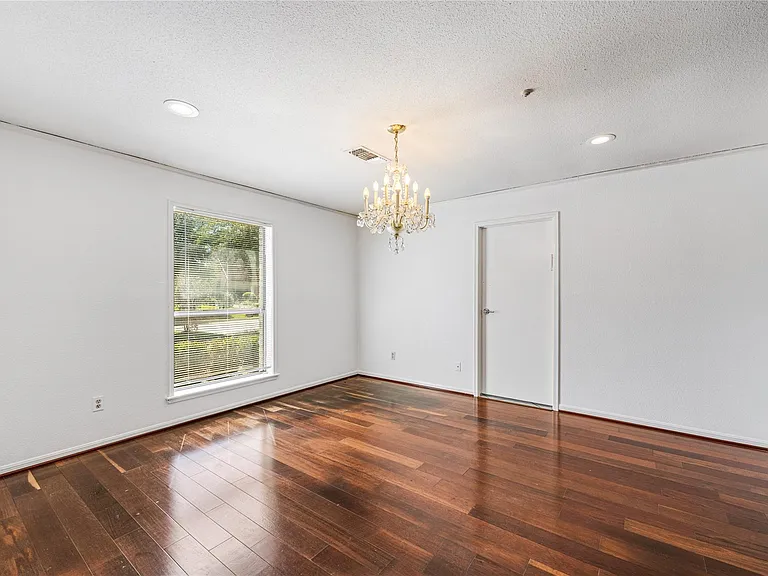 11906 Pepperdine Ln — Photo 6