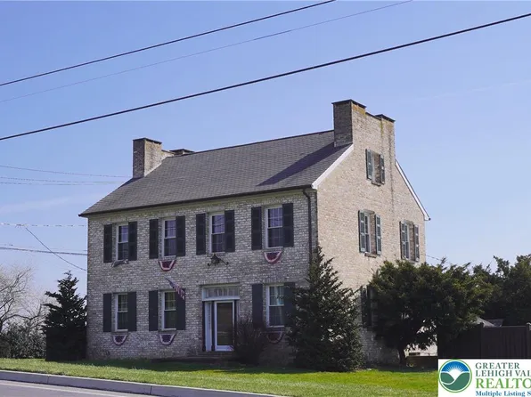 9020 Schantz Rd, Breinigsville, PA 18031