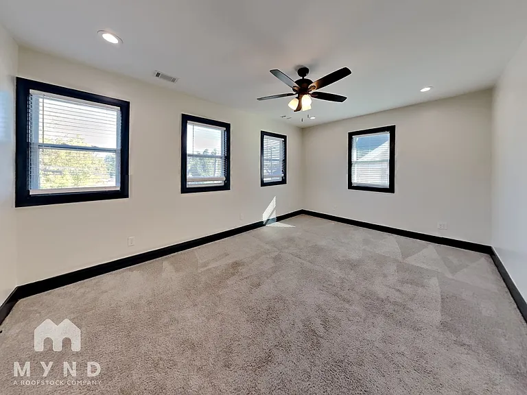 631 Windsor St SW — Photo 12