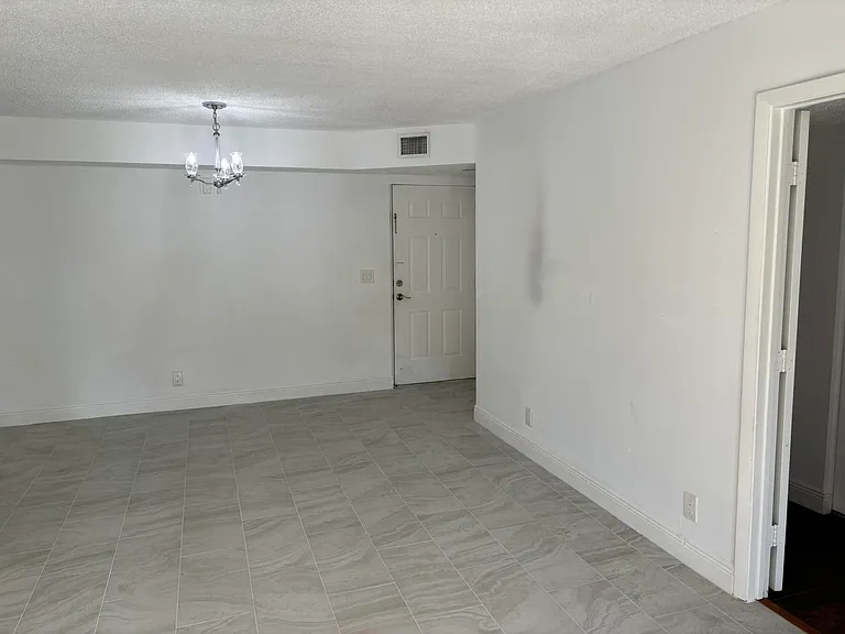 5721 Riverside Dr #102B5 — Photo 11