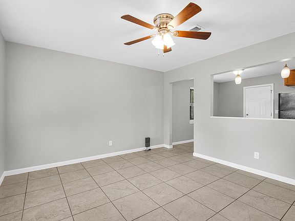 5th image of 63 Jackson Ave