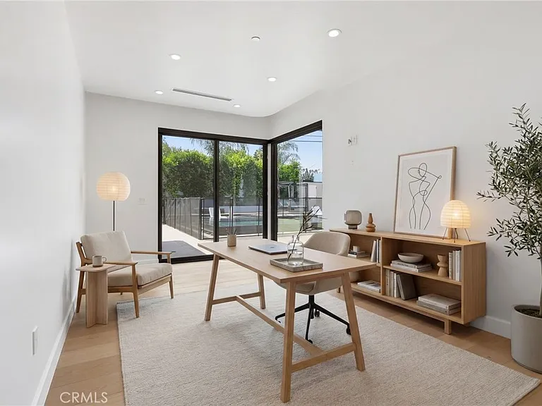 22300 Philiprimm St — Photo 32