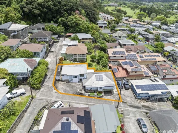820 Puunani Pl, Honolulu, HI 96817