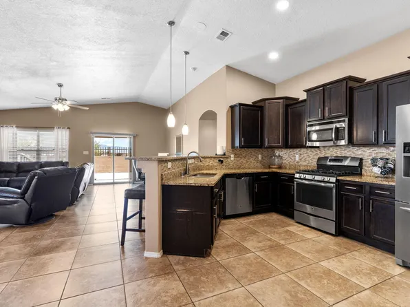 1610 Camino Rustica SW, Los Lunas, NM 87031