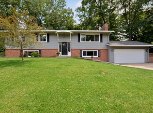 15613 Wing Lake Dr, Minnetonka, MN 55345