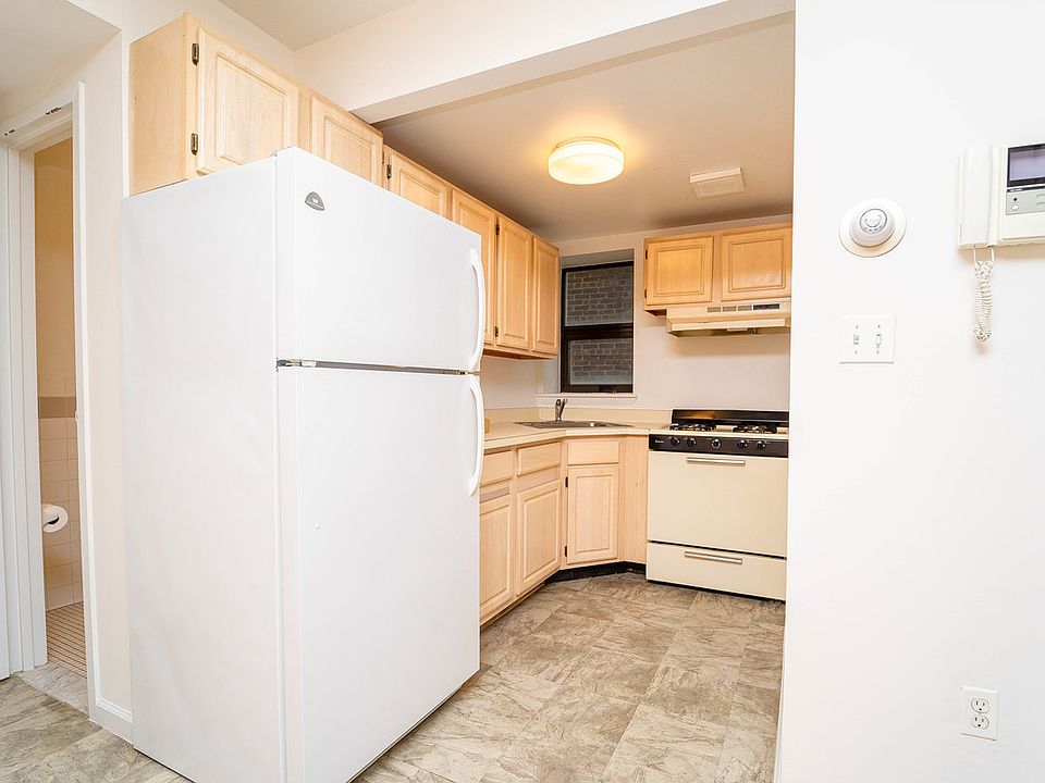 1st image of 25-76 36th St #2T