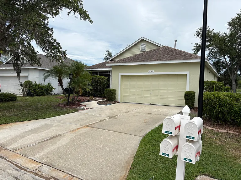 940 Springwood Cir — Photo 2