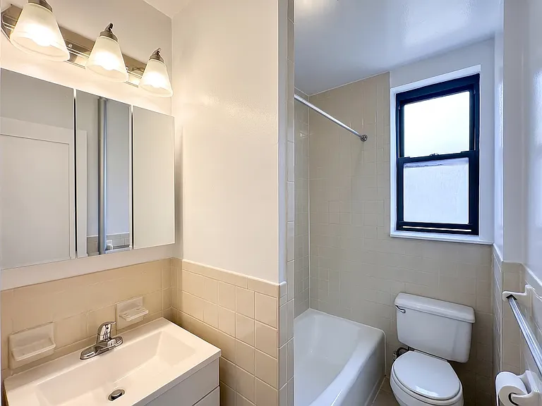 402 Marine Ave #2B — Photo 7