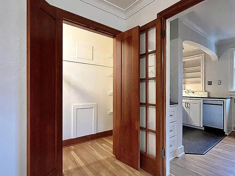224 E Pine St #6 — Photo 8