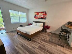 421 Sunset Drive - 4