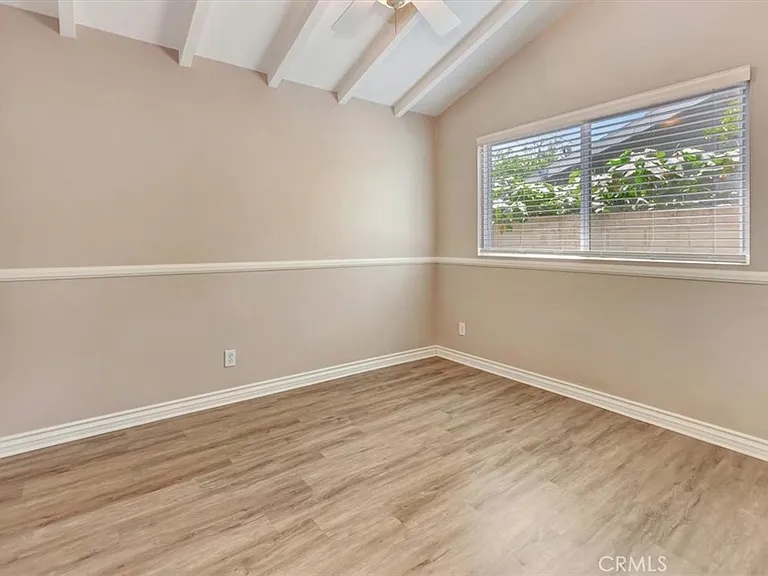 1522 W Robin Rd — Photo 15