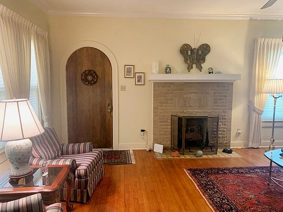 5th image of 2114 Westgate Dr