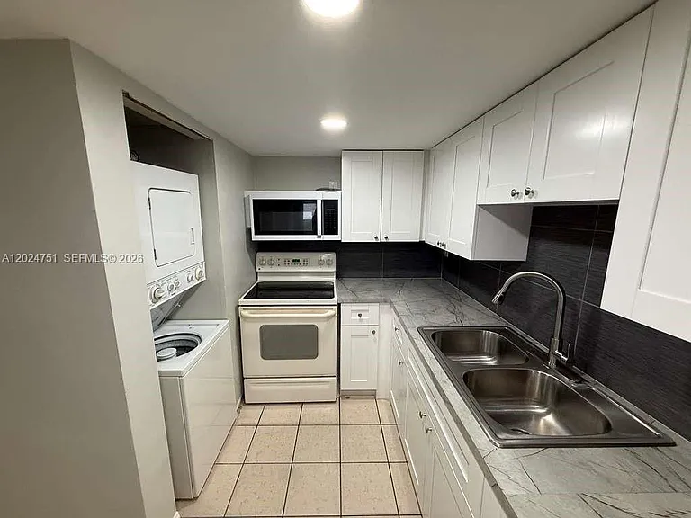 10000 NW 80th Ct #2345 — Photo 2