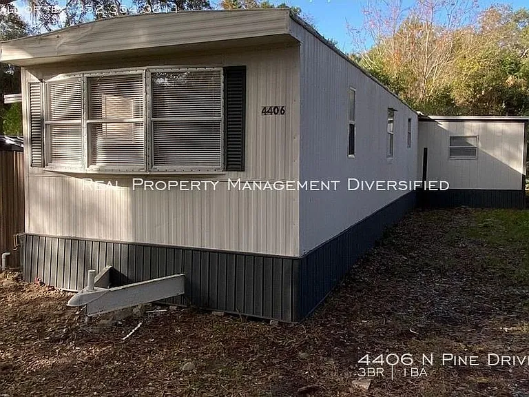 4406 N Pine Dr — Photo 4