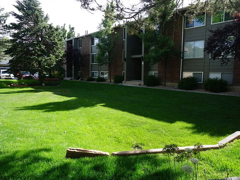 406 E 3335 S #15 — Photo 1