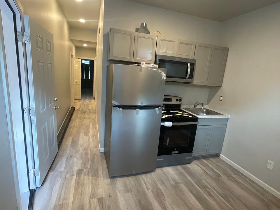 1st image of 2833 N 8th St #1