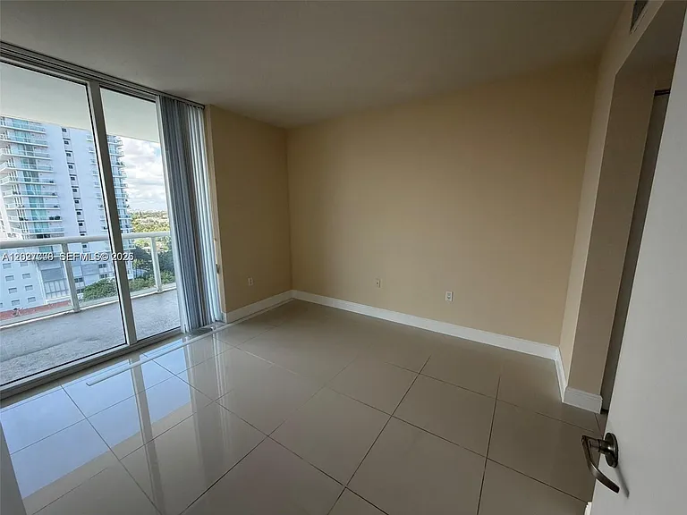 1871 NW South River Dr #1104 — Photo 4