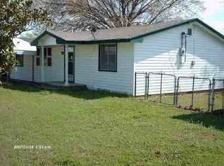 2026 First St, Kingston, OK 73439