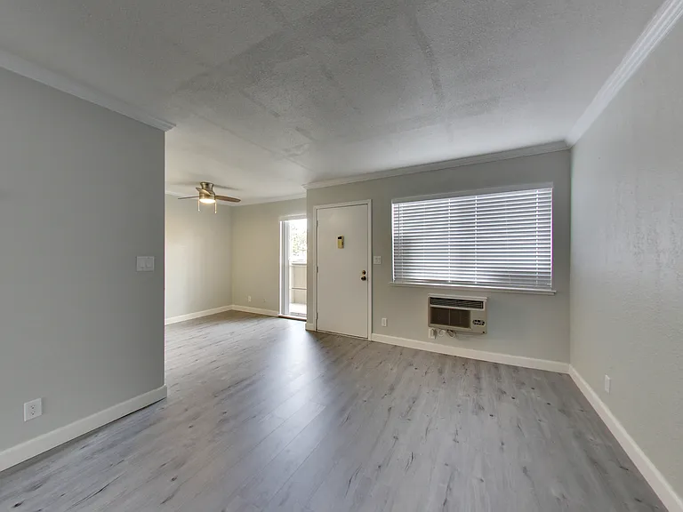 Oak Grove — Photo 8