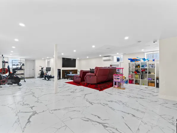 115-18 Mayfair Road image 40 of 55