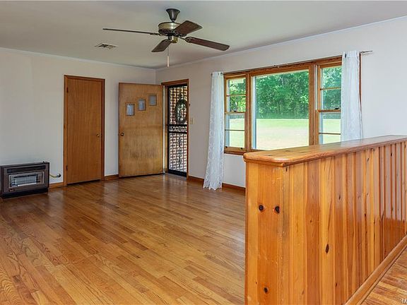 3rd image of 1243 County Road 57