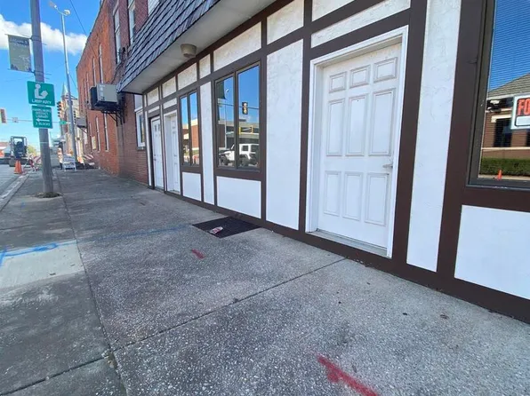 7 W Poplar St, Harrisburg, IL 62946