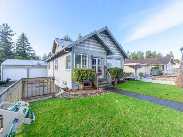 939 N 9th St, Coos Bay, OR 97420