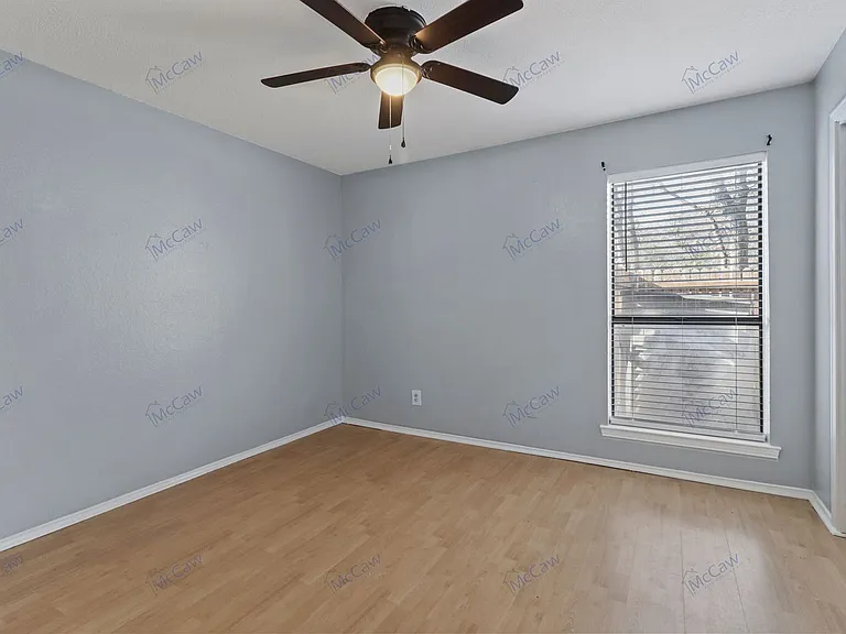 2101 Park Willow Ln #B — Photo 11