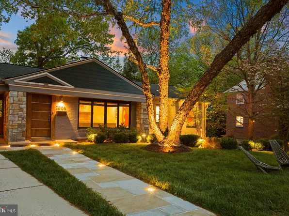 2006 Scroggins Rd, Alexandria, VA 22302