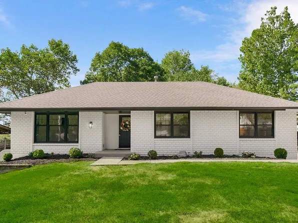 5908 NW Harris Dr, Kansas City, MO 64152