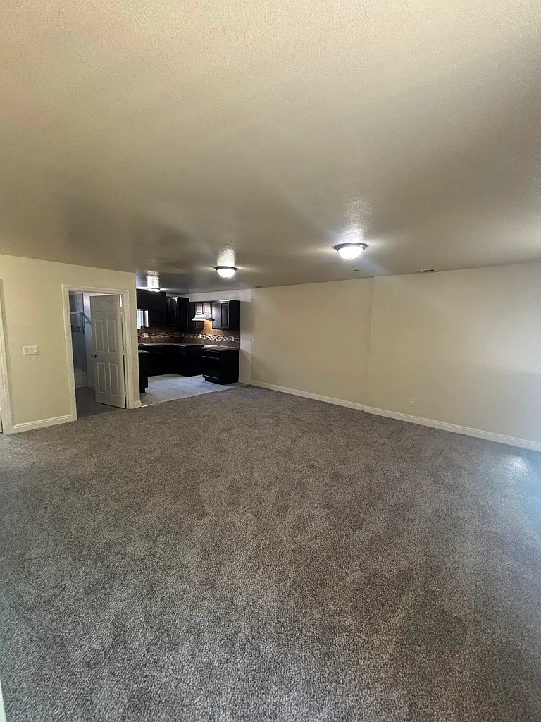 5 bed, 1712 sqft, $4,000 — Photo 2