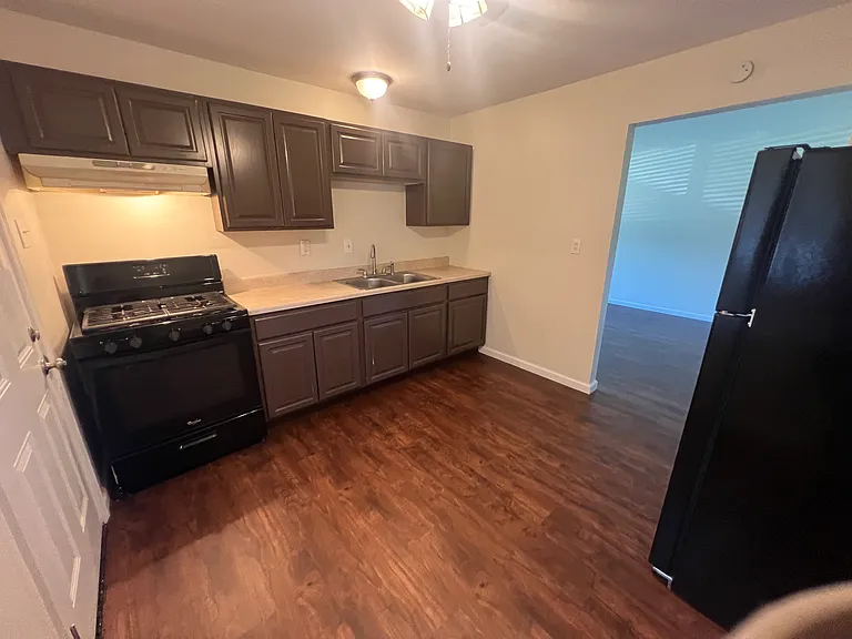 824 Loyola Dr #824 — Photo 4